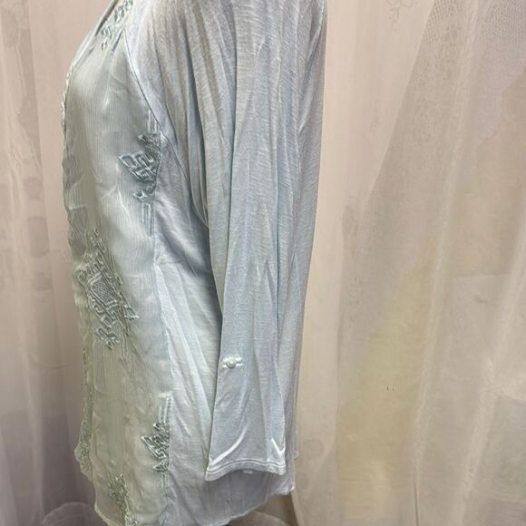 Elegant Light Blue Embroidered Women's Top - Picture 2 of 4